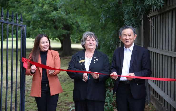 Councillors cutting ribbon